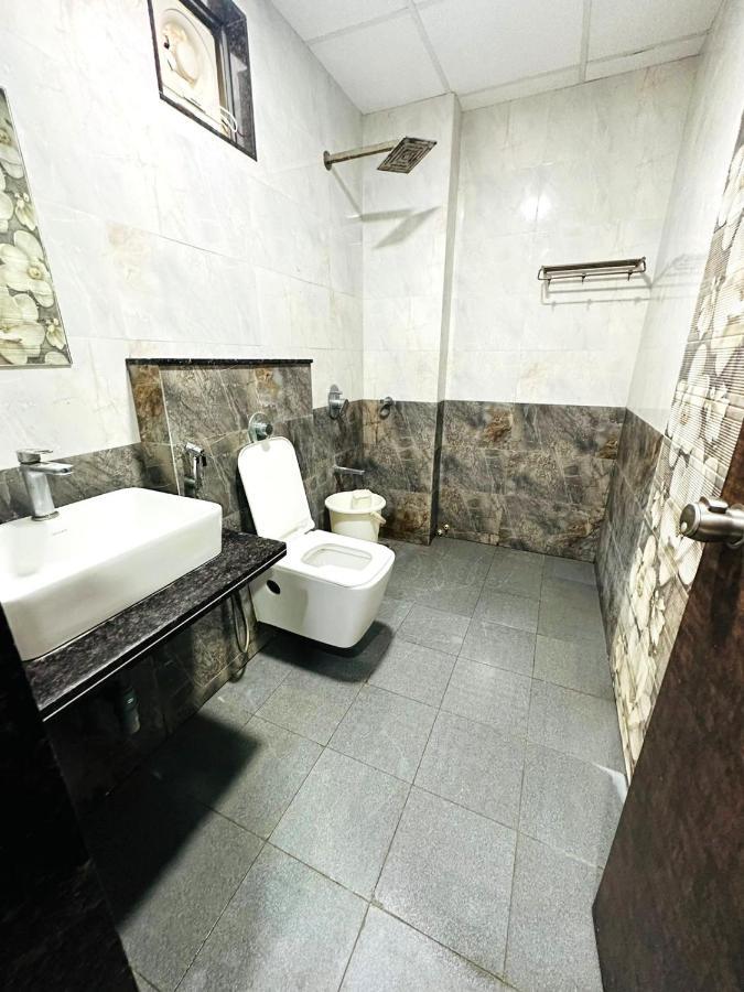 The Sky Comfort Hotel Parth Inn Dwarka  Exterior photo