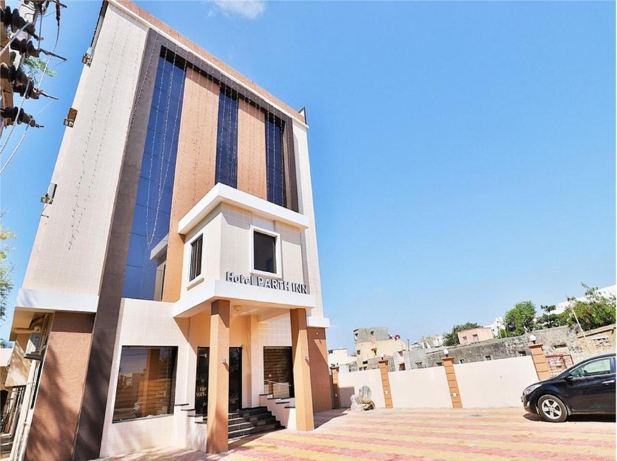 The Sky Comfort Hotel Parth Inn Dwarka  Exterior photo